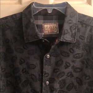 Men’s long sleeve black/paisley pattern shirt.